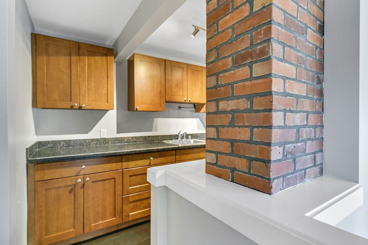 805 26th Ave - Photo 3 of 14