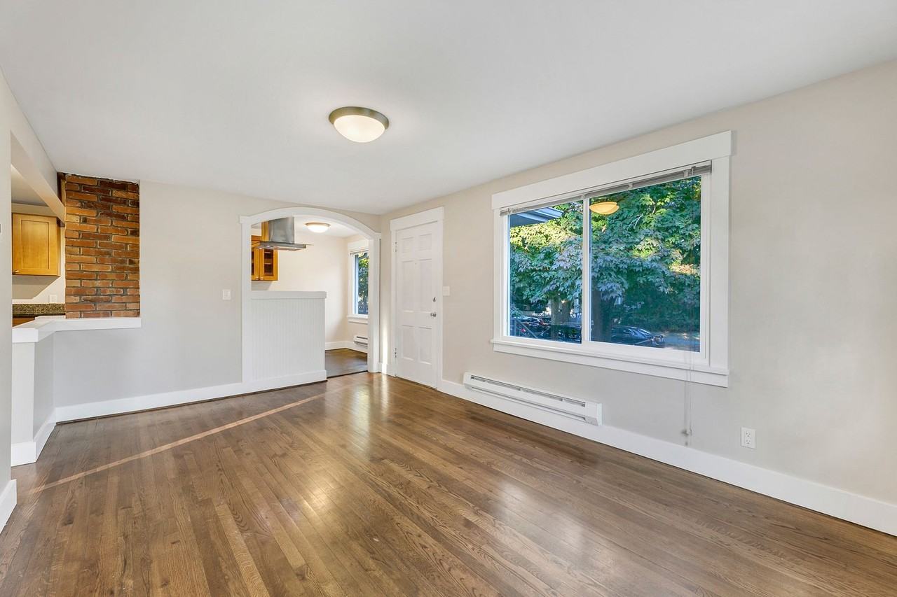 805 26th Ave - Photo 4 of 14