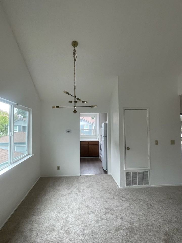 1816 Shirley Dr - Photo 2 of 12