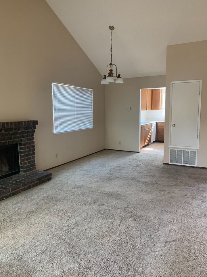 1816 Shirley Dr - Photo 6 of 12