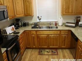 670 S 1545 W - Photo 4 of 25