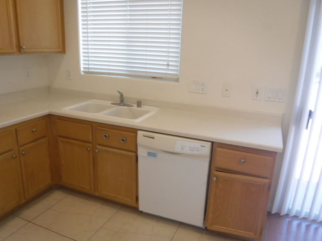 10680 Foggy Glen Ave - Photo 6 of 12