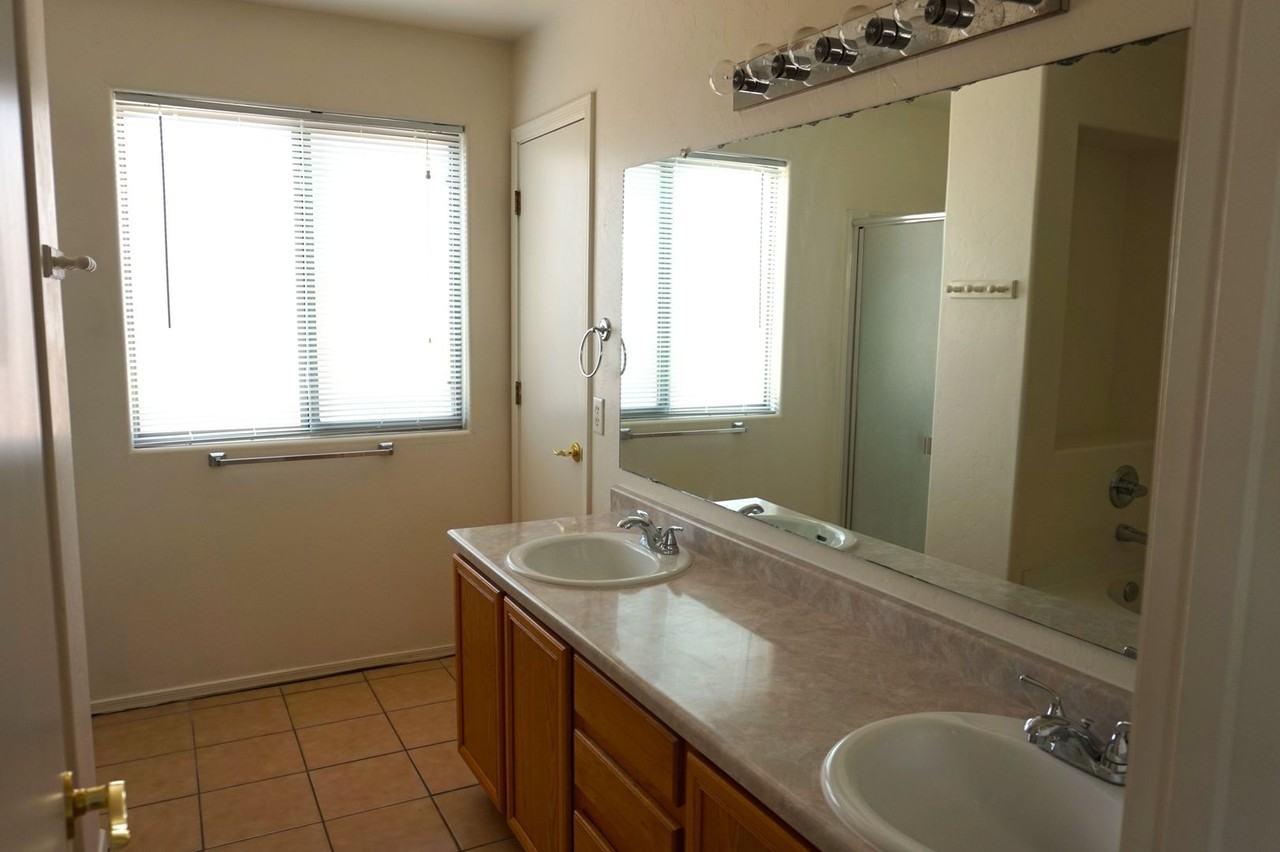 2244 Copper Sky Dr - Photo 6 of 16