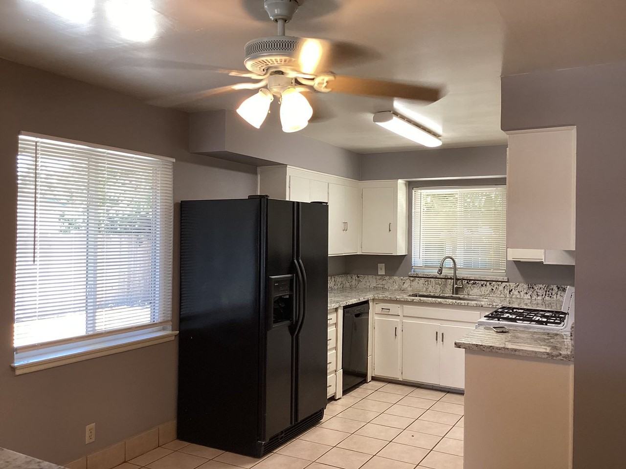 4143 N Warren Ave - Photo 5 of 16