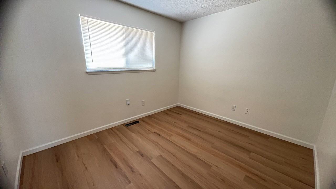 2705 Rockwood Pl - Photo 6 of 13