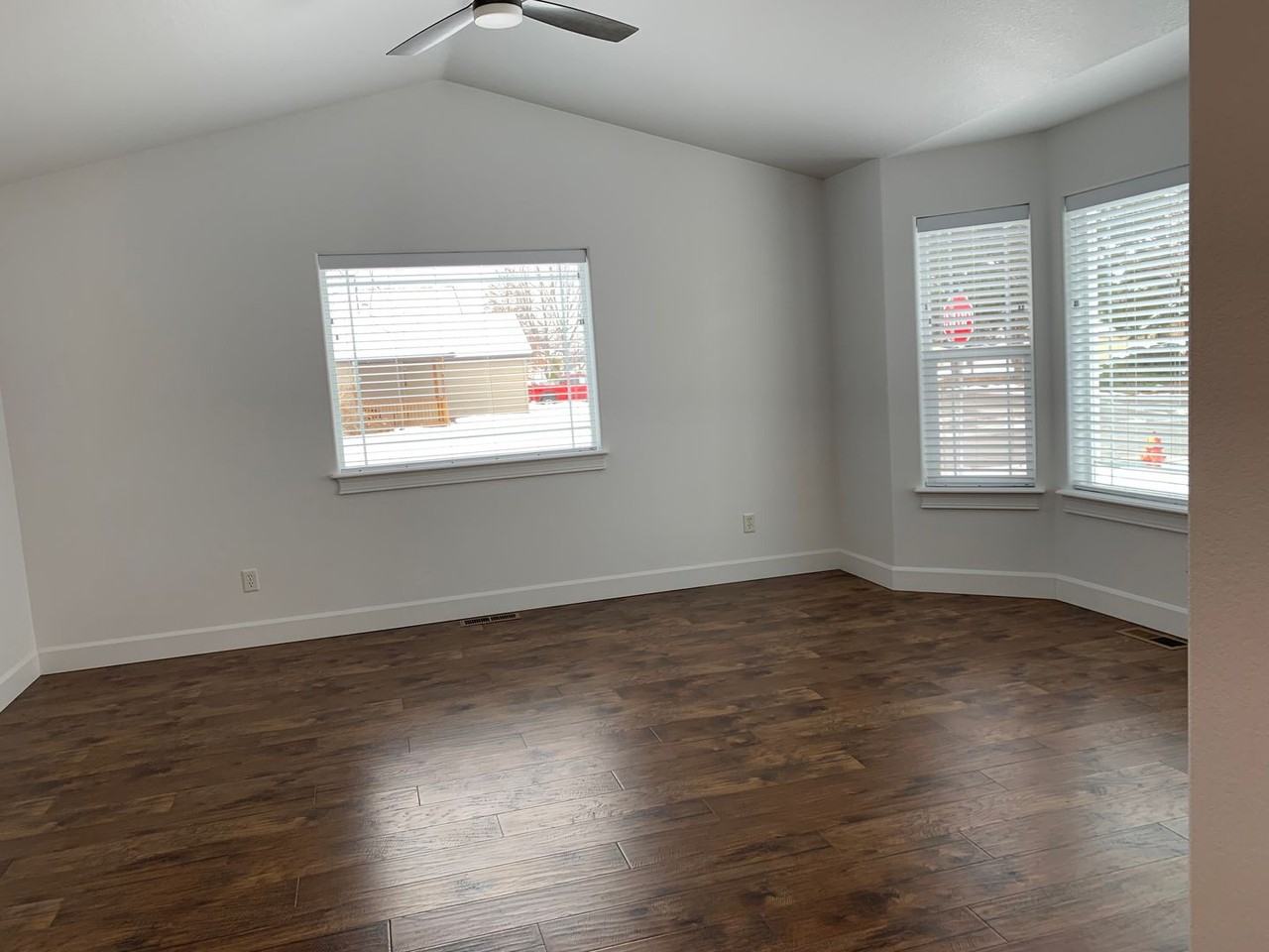 100 Stonegate Dr - Photo 3 of 31