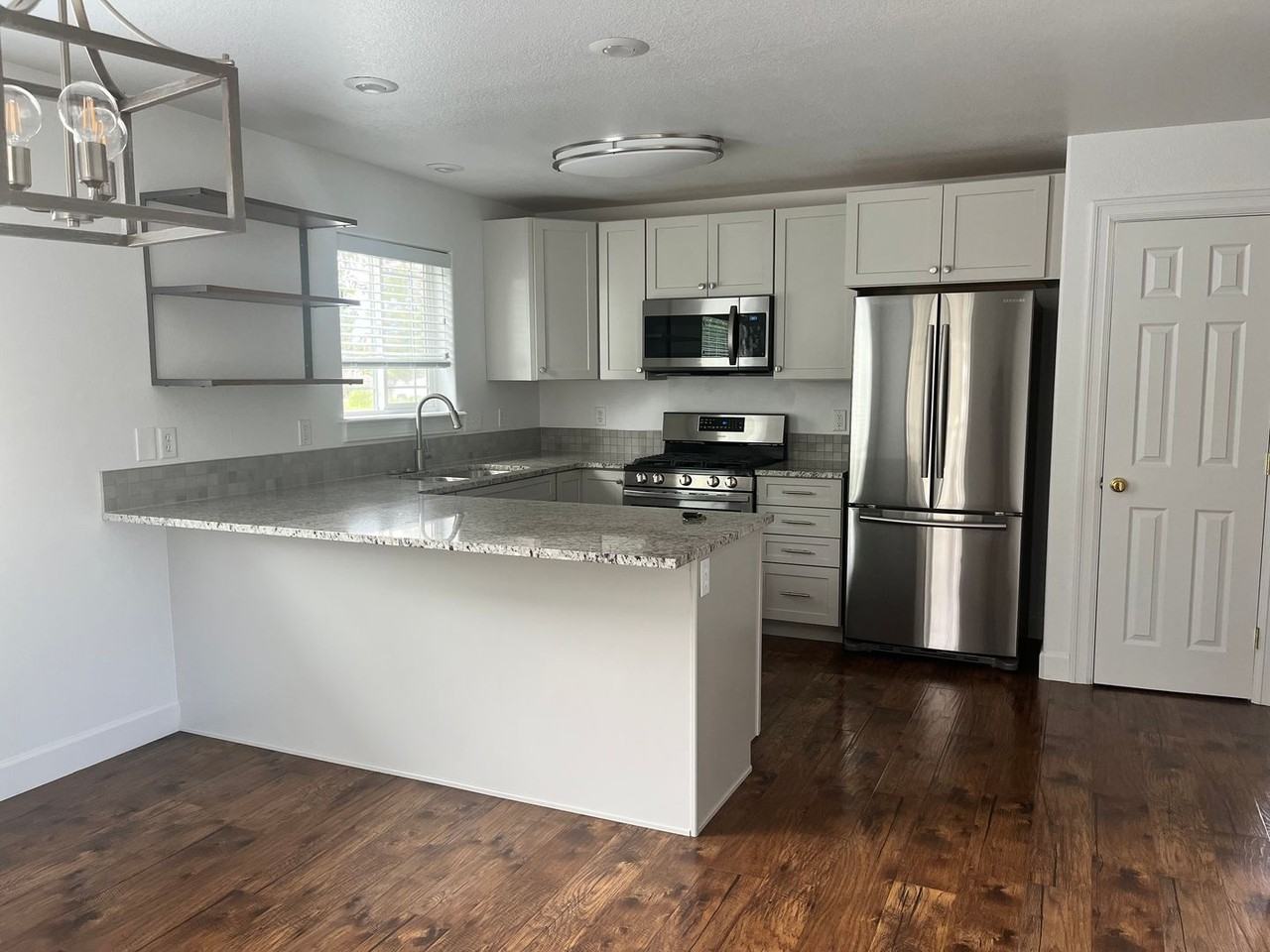 100 Stonegate Dr - Photo 5 of 31