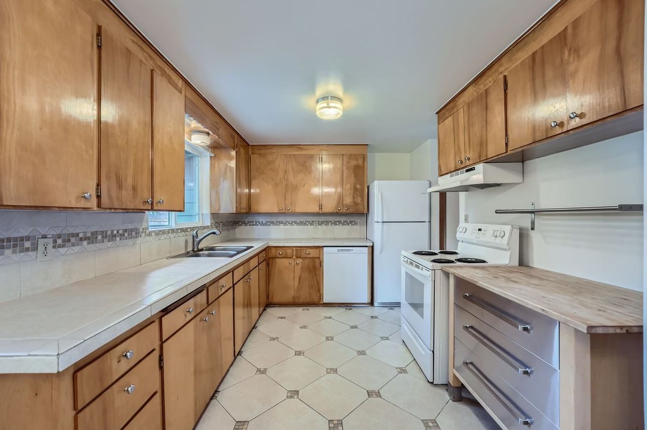 4012 S 288th St - Photo 4 of 11