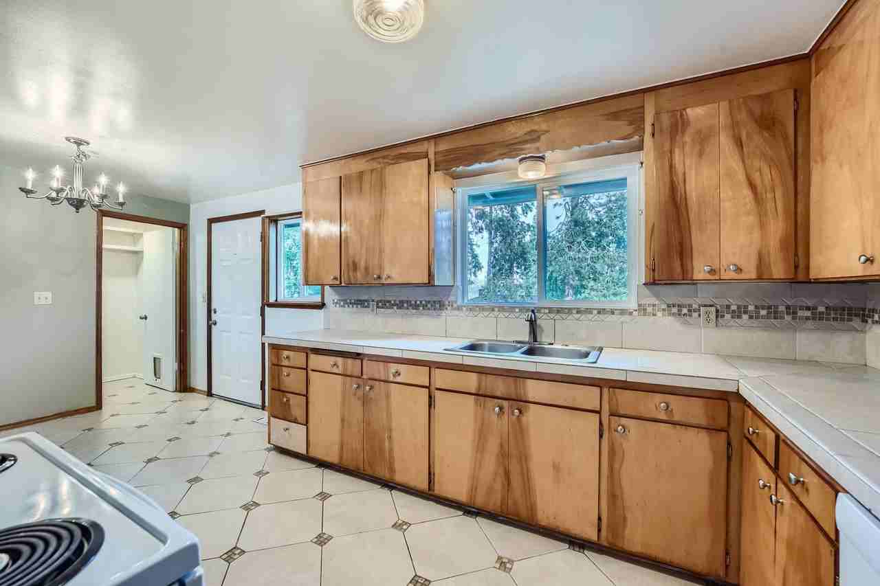 4012 S 288th St - Photo 5 of 11