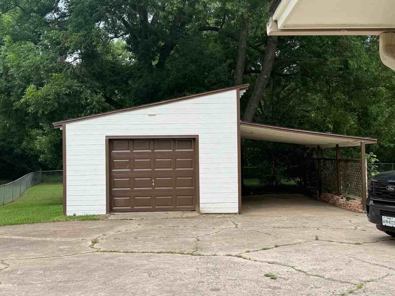 1601 Skyline Dr - Photo 3 of 50