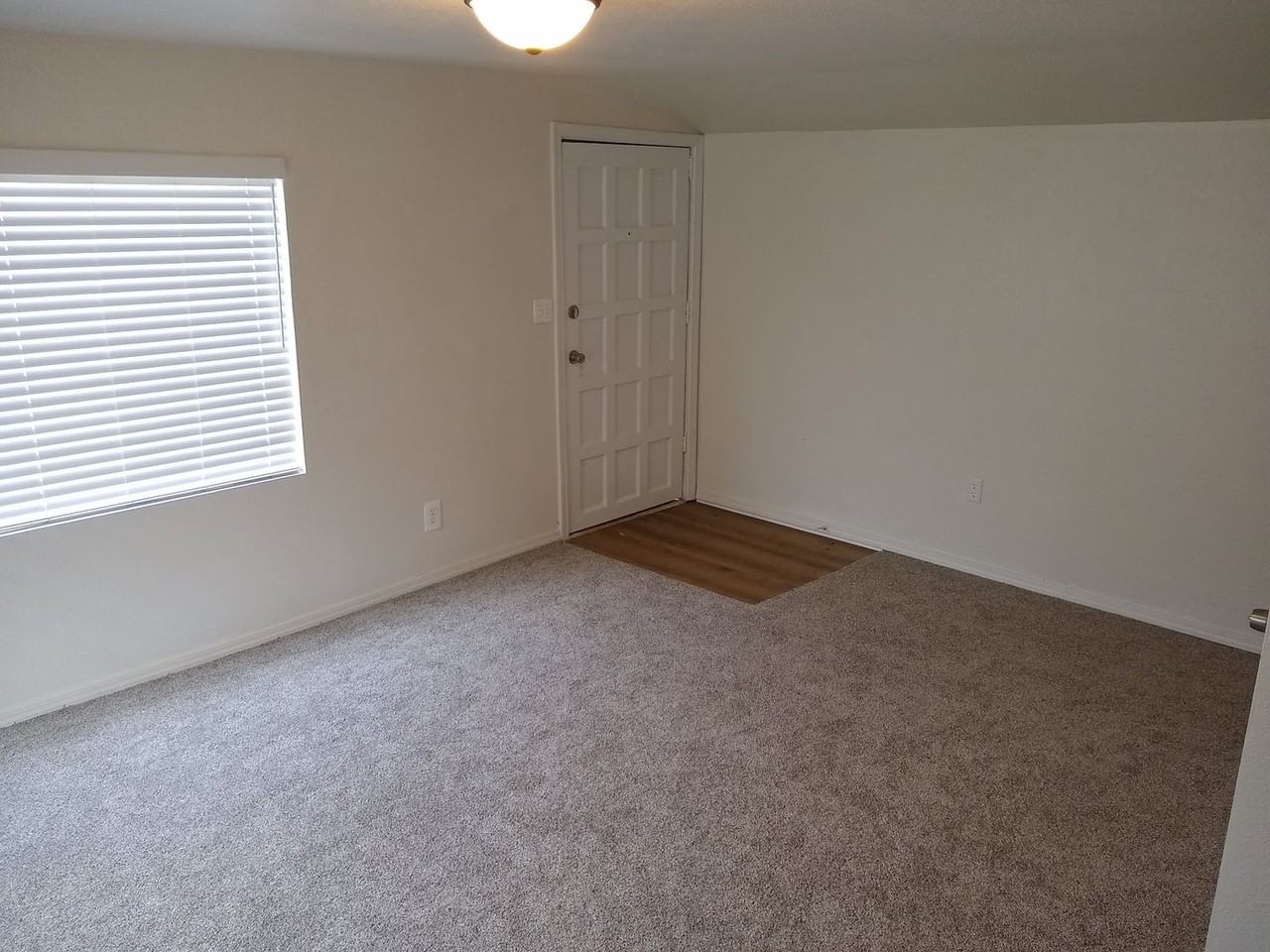 1390 Retsil Rd E - Photo 7 of 27