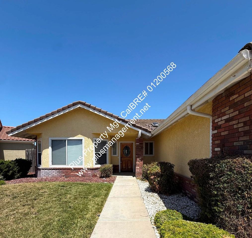 1470 Mercer Ct - Photo 2 of 50