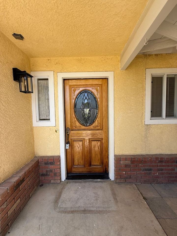 1470 Mercer Ct - Photo 3 of 50