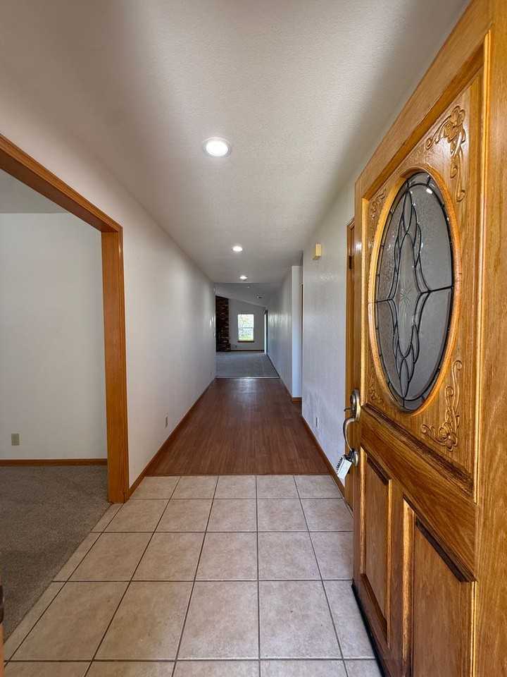 1470 Mercer Ct - Photo 4 of 50