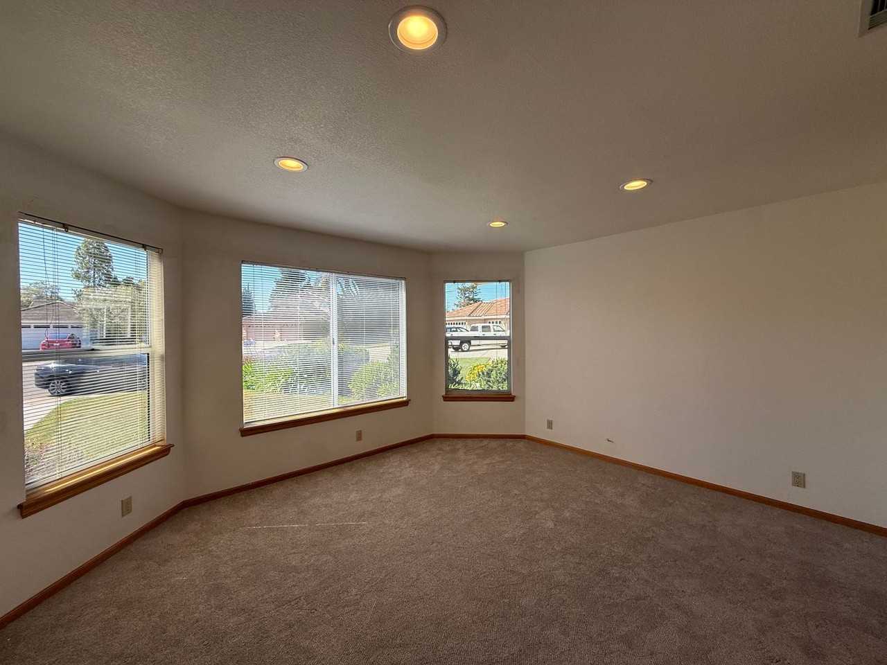 1470 Mercer Ct - Photo 6 of 50