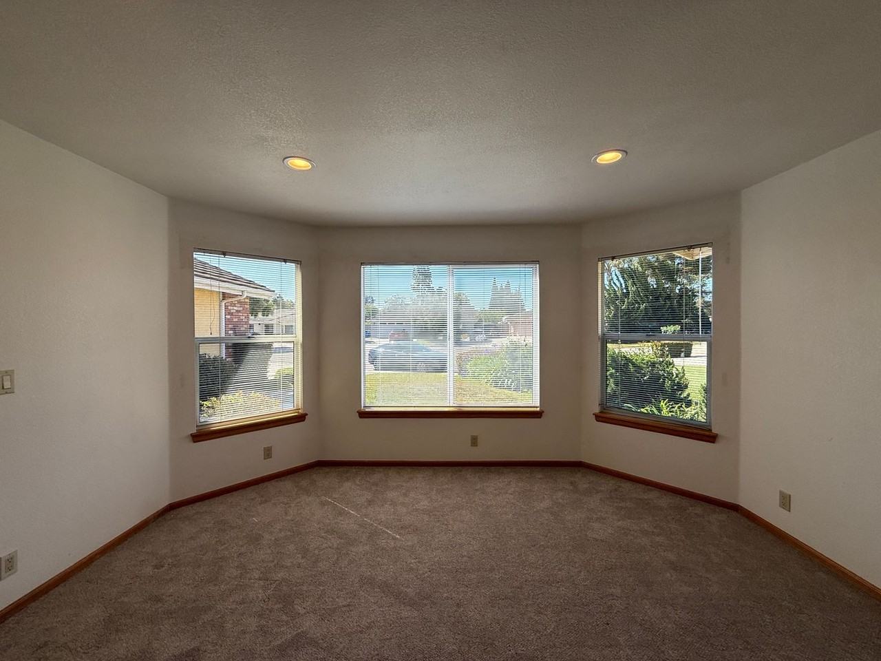1470 Mercer Ct - Photo 7 of 50