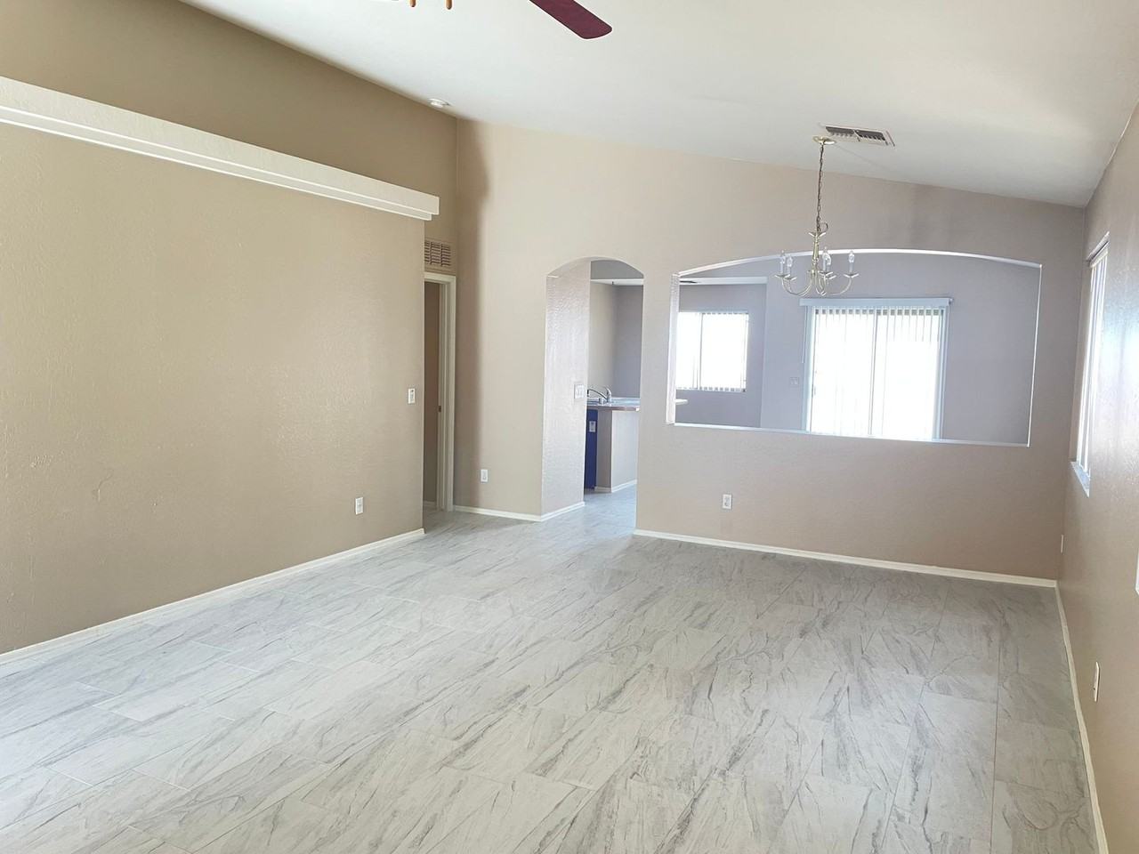 5910 S 32nd Ave - Photo 5 of 19