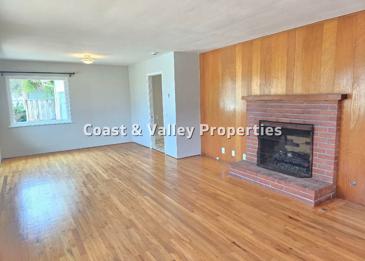 1117 Surf Ave - Photo 6 of 11