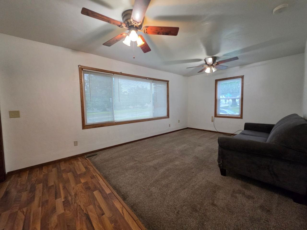 658 Wilson Ave Sw - Photo 2 of 15
