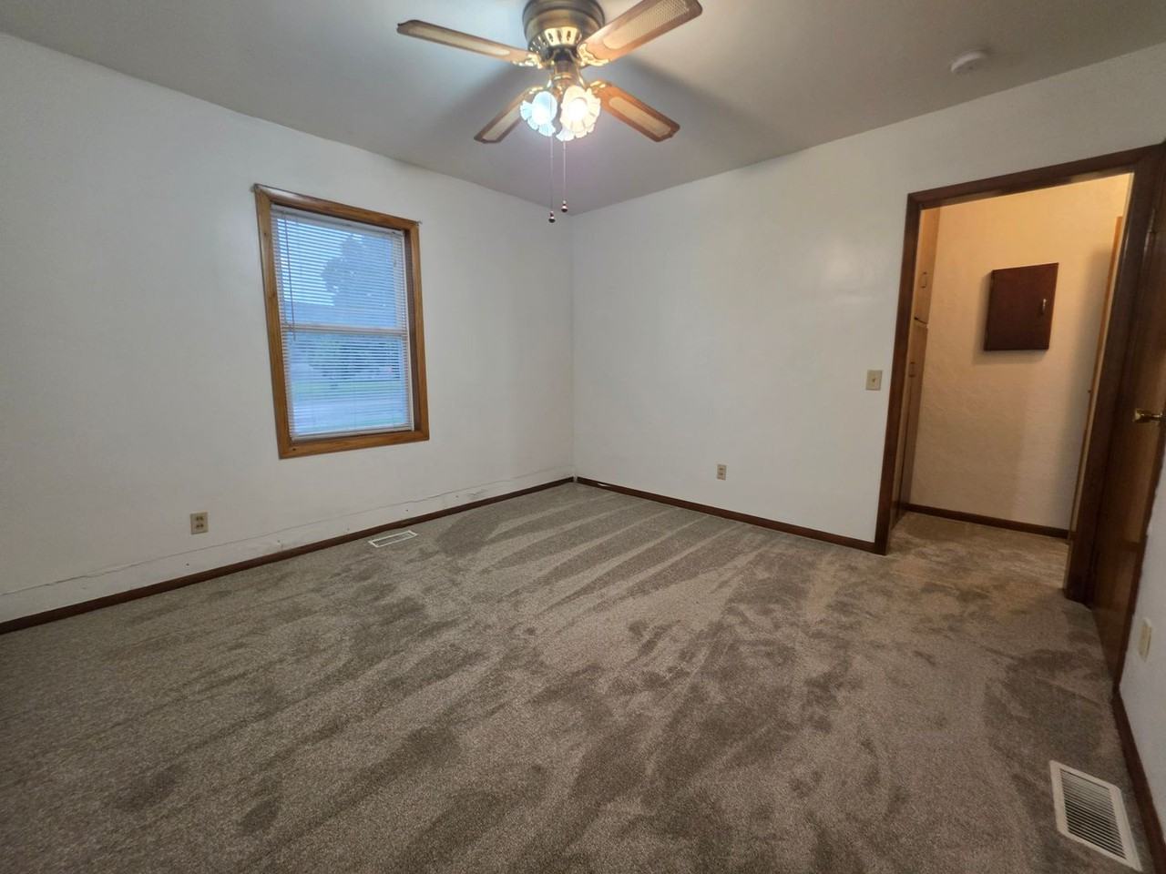 658 Wilson Ave Sw - Photo 7 of 15