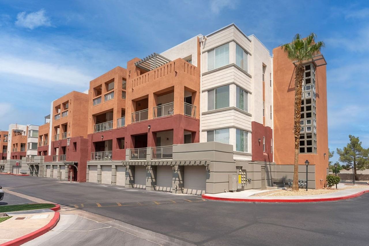 83 E Agate Ave #207