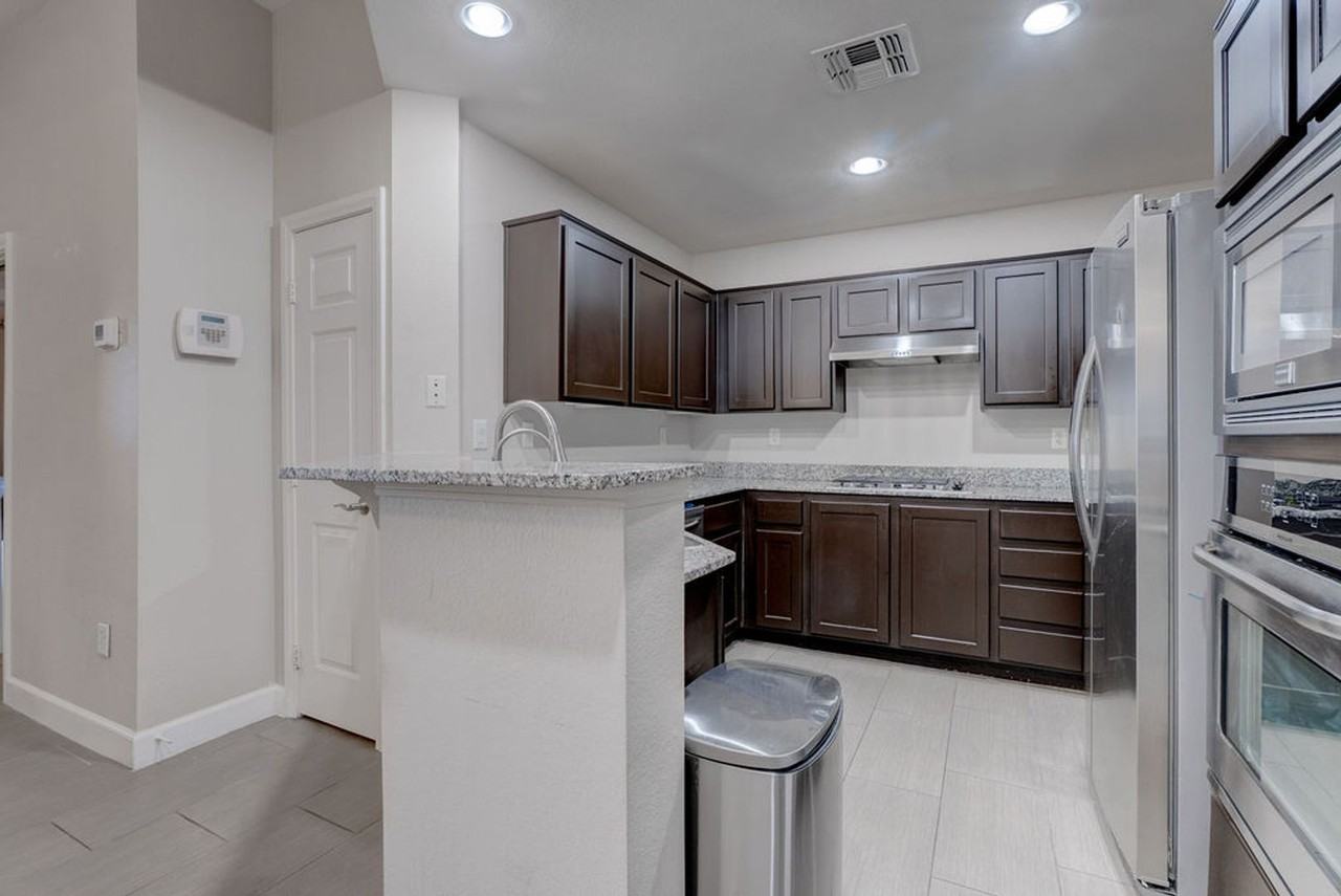 83 E Agate Ave #207 - Photo 2 of 40