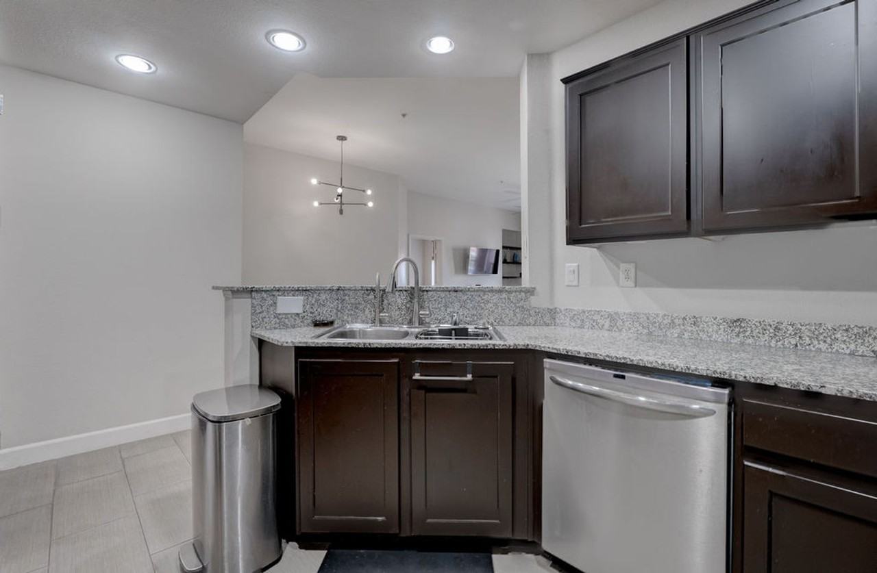 83 E Agate Ave #207 - Photo 4 of 40