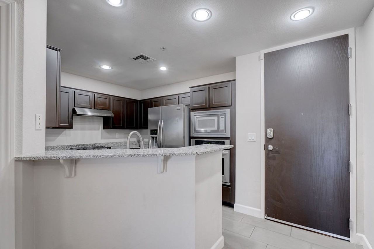 83 E Agate Ave #207 - Photo 7 of 40