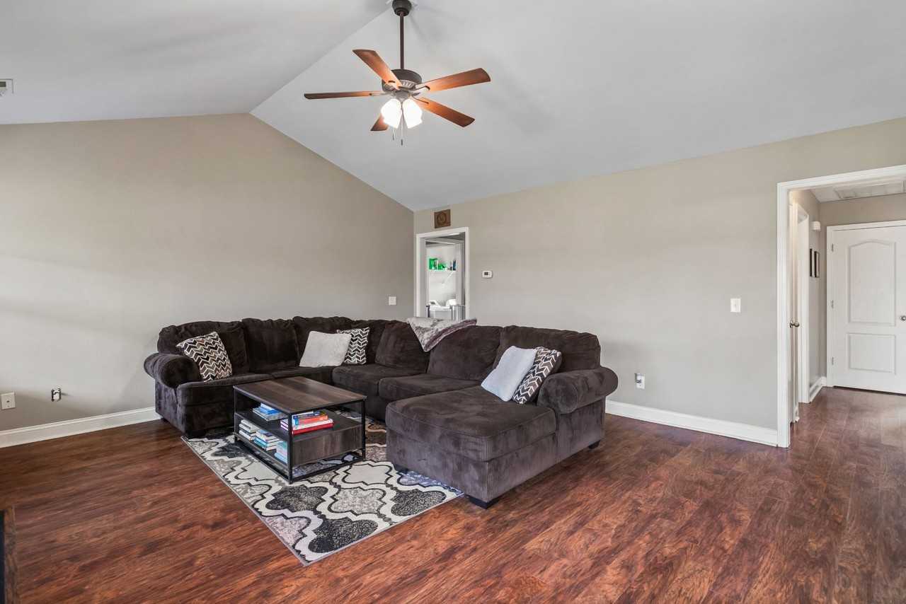 205 Long Neck Dr - Photo 5 of 25