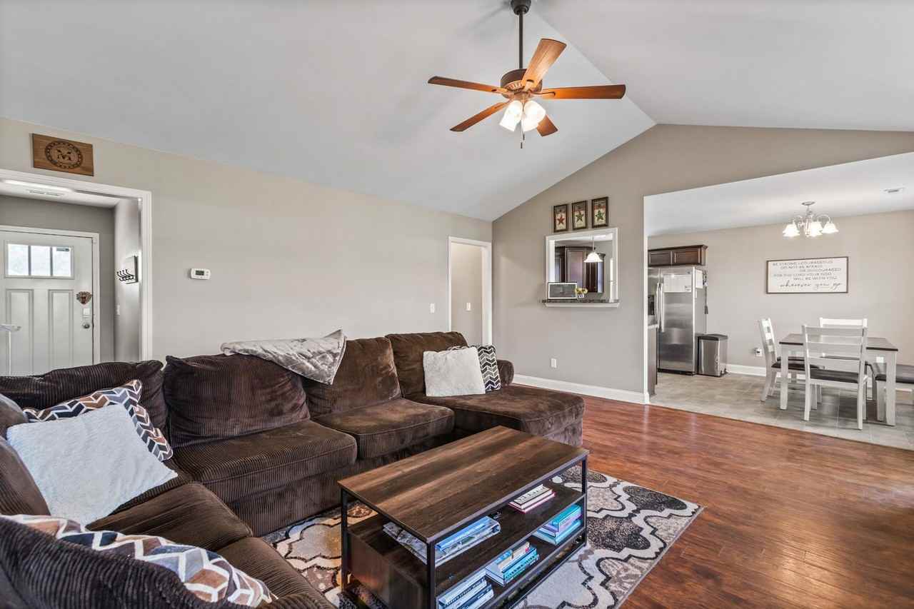 205 Long Neck Dr - Photo 6 of 25