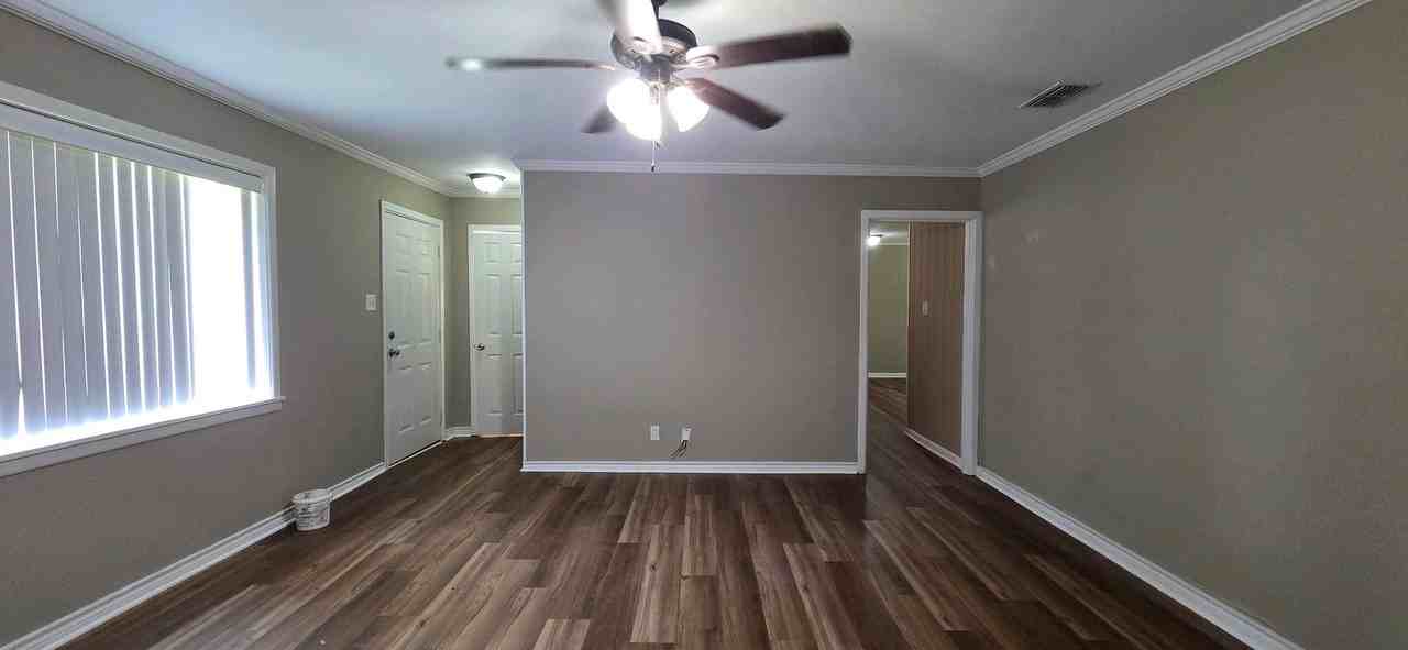 117 E Hoyt Dr - Photo 2 of 15