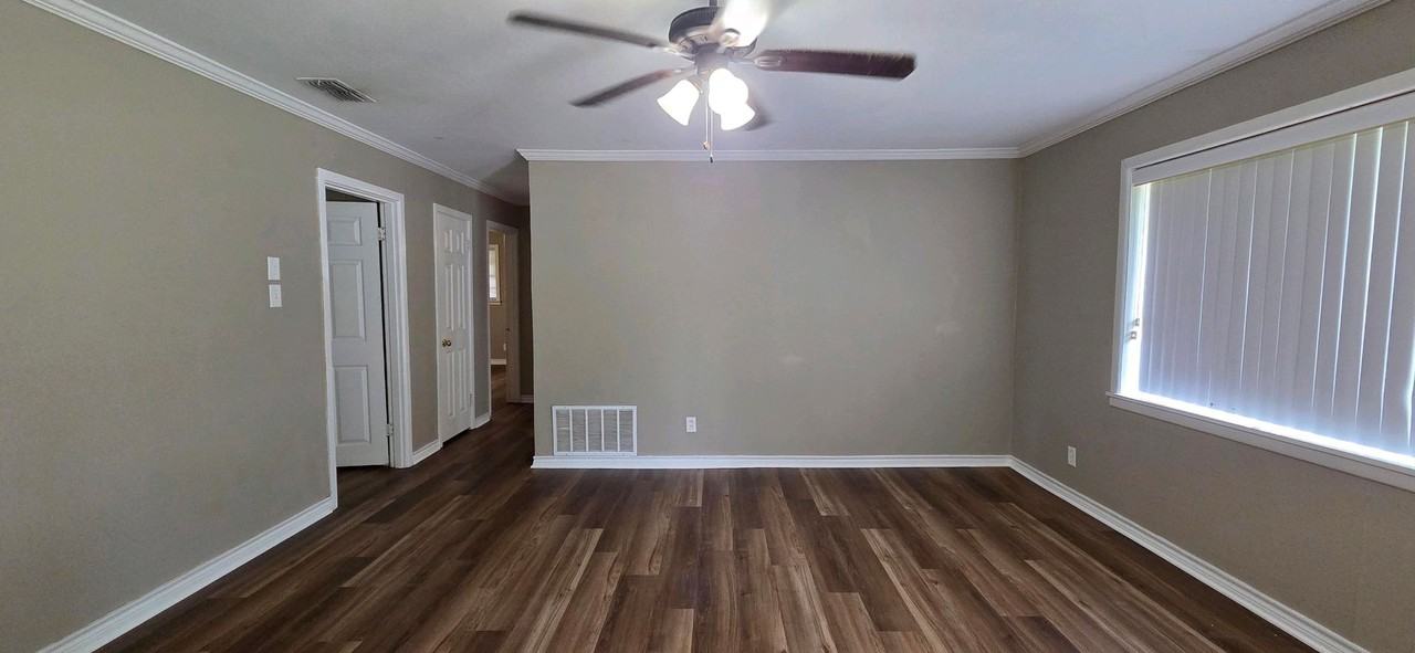 117 E Hoyt Dr - Photo 3 of 15