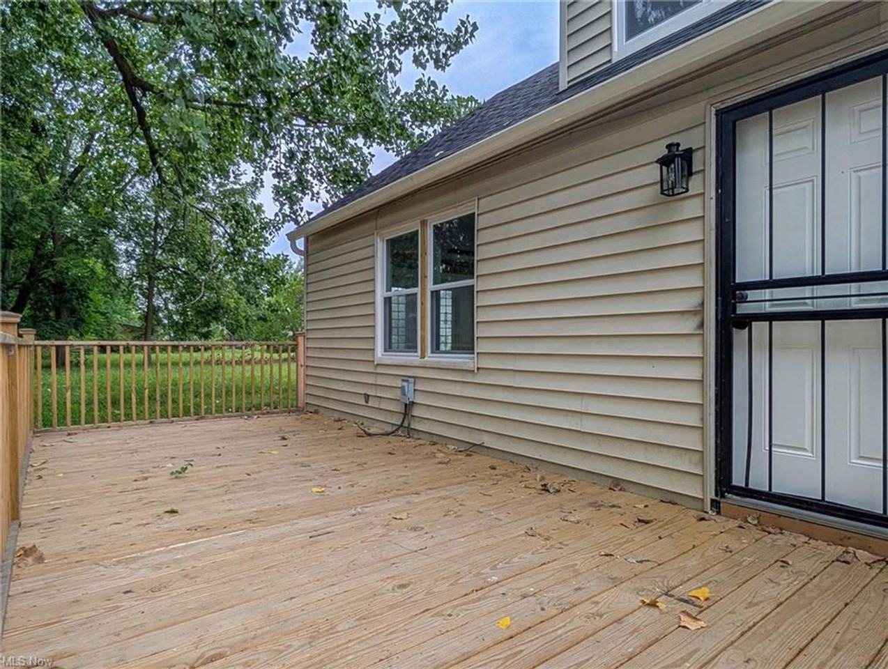 14817 Naples Ave - Photo 2 of 22