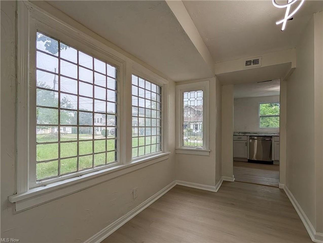 14817 Naples Ave - Photo 6 of 22