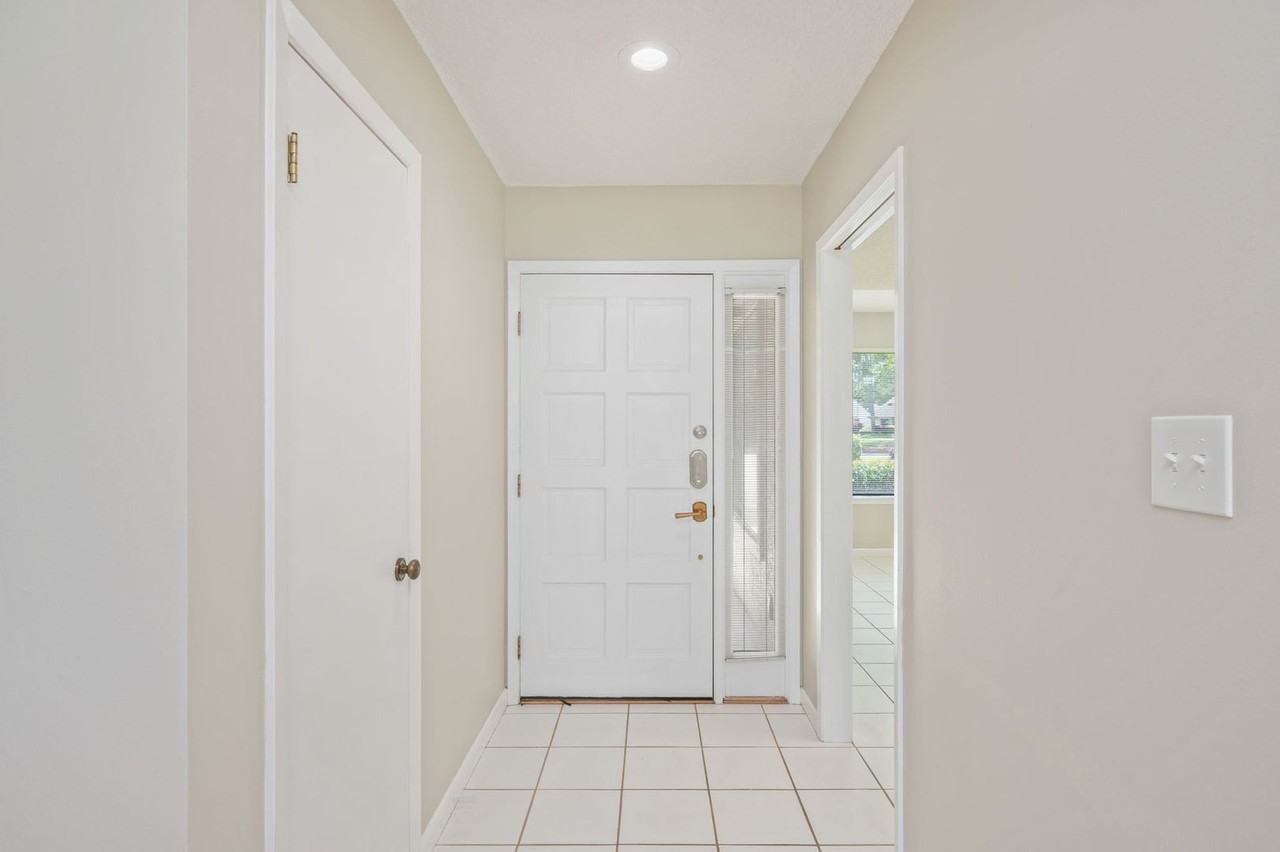 1219 Oakmont Dr - Photo 6 of 50