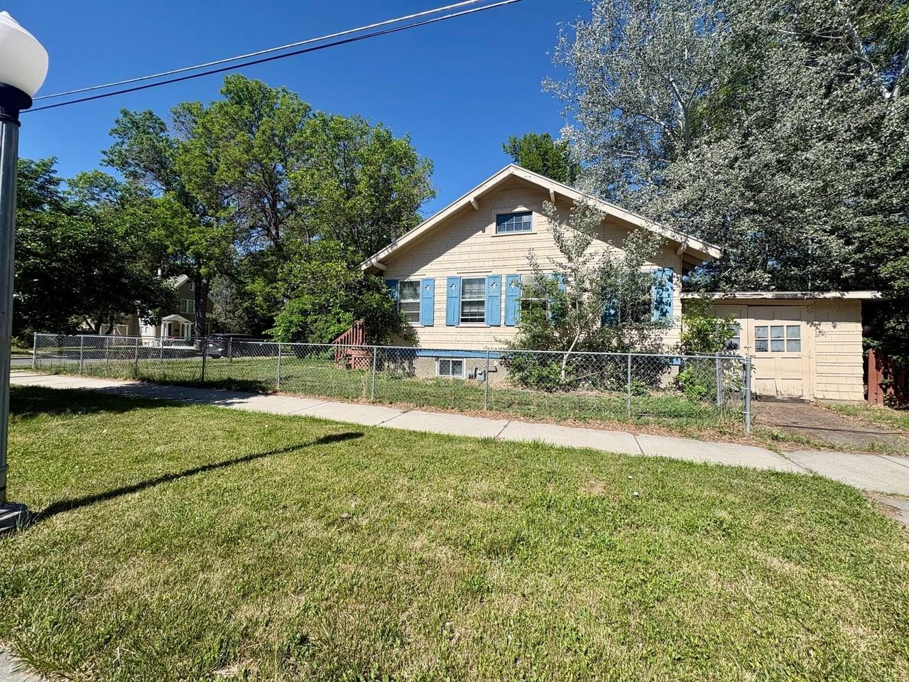 201 Avenue D - Photo 2 of 23