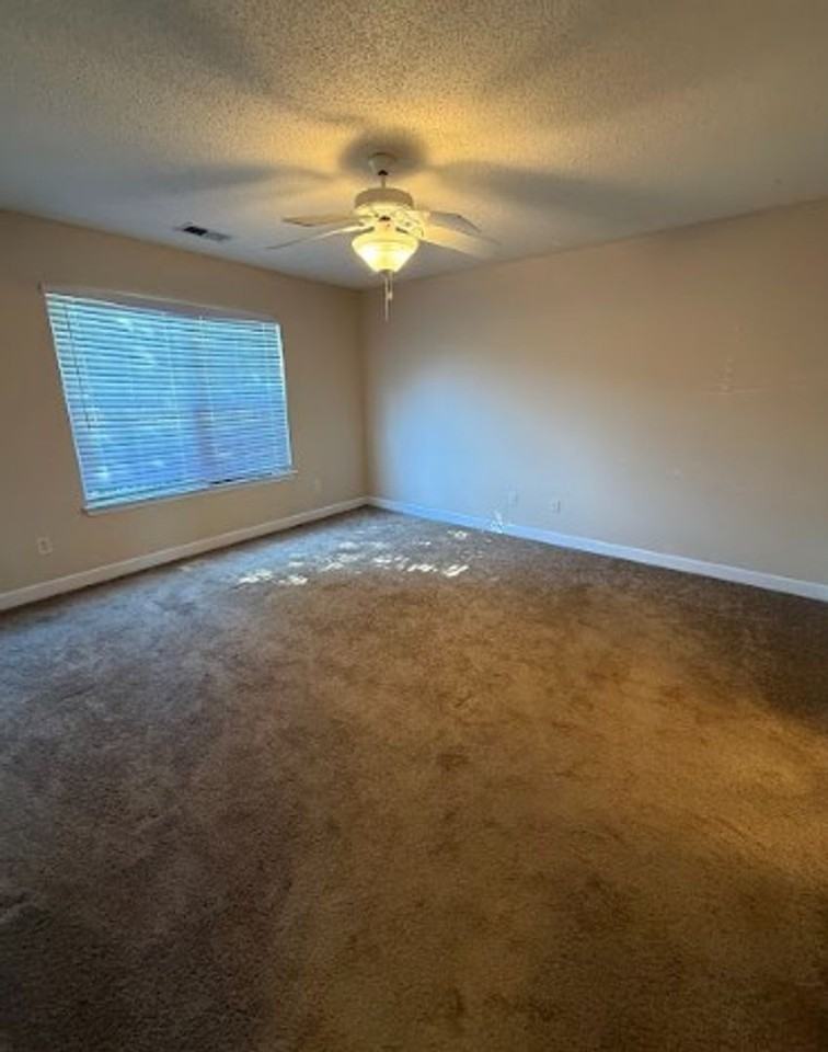 2420 Damascus Dr - Photo 6 of 16
