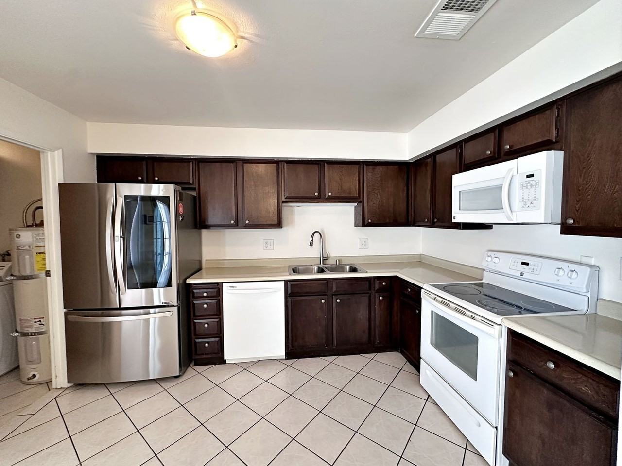 674 Rolling Green Dr - Photo 6 of 25