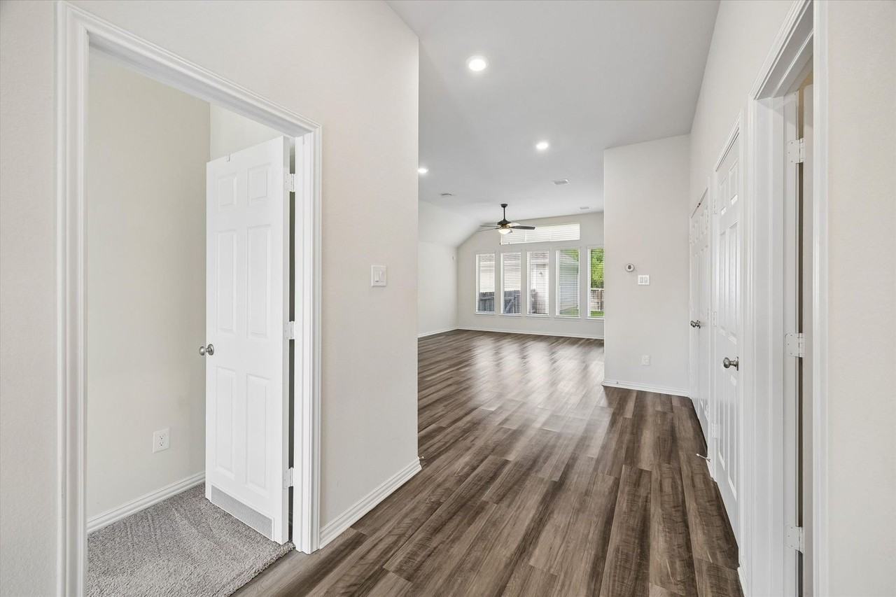 206 N Lynx Trl - Photo 3 of 20