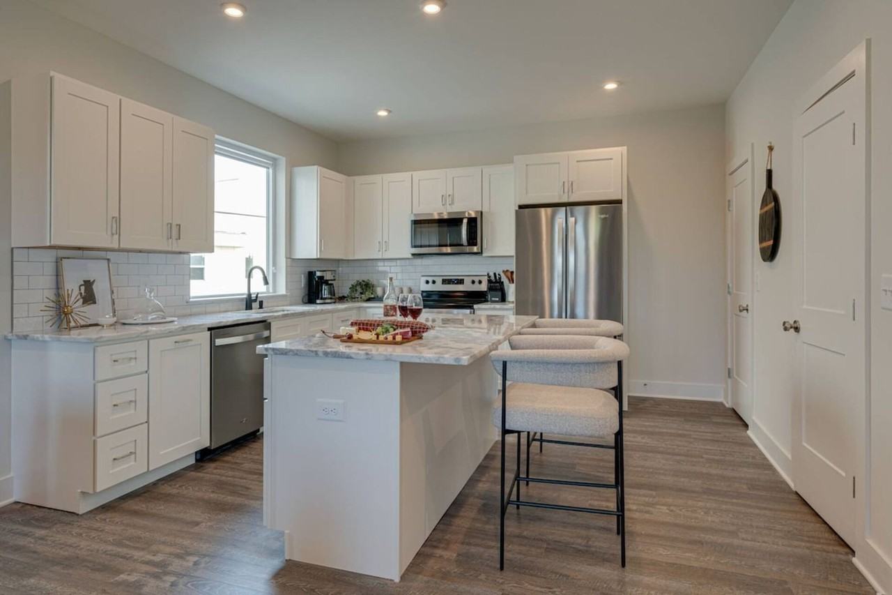 5627 Lenox Ave - Photo 4 of 23
