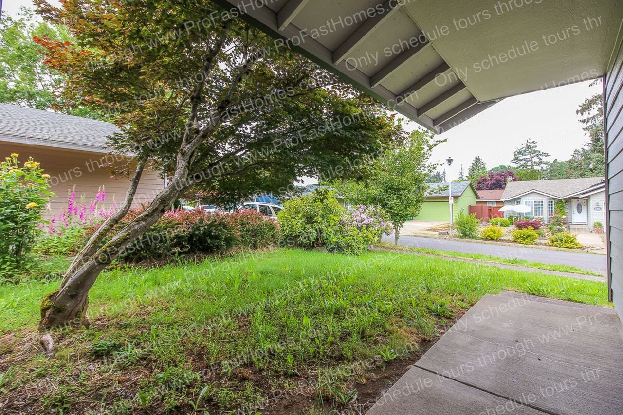 6416 Se 139th Ave - Photo 5 of 26