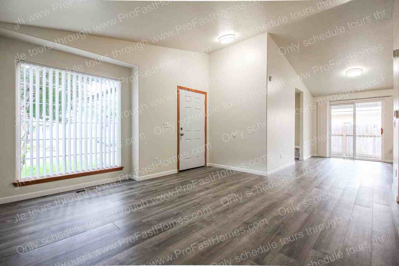 6416 Se 139th Ave - Photo 6 of 26