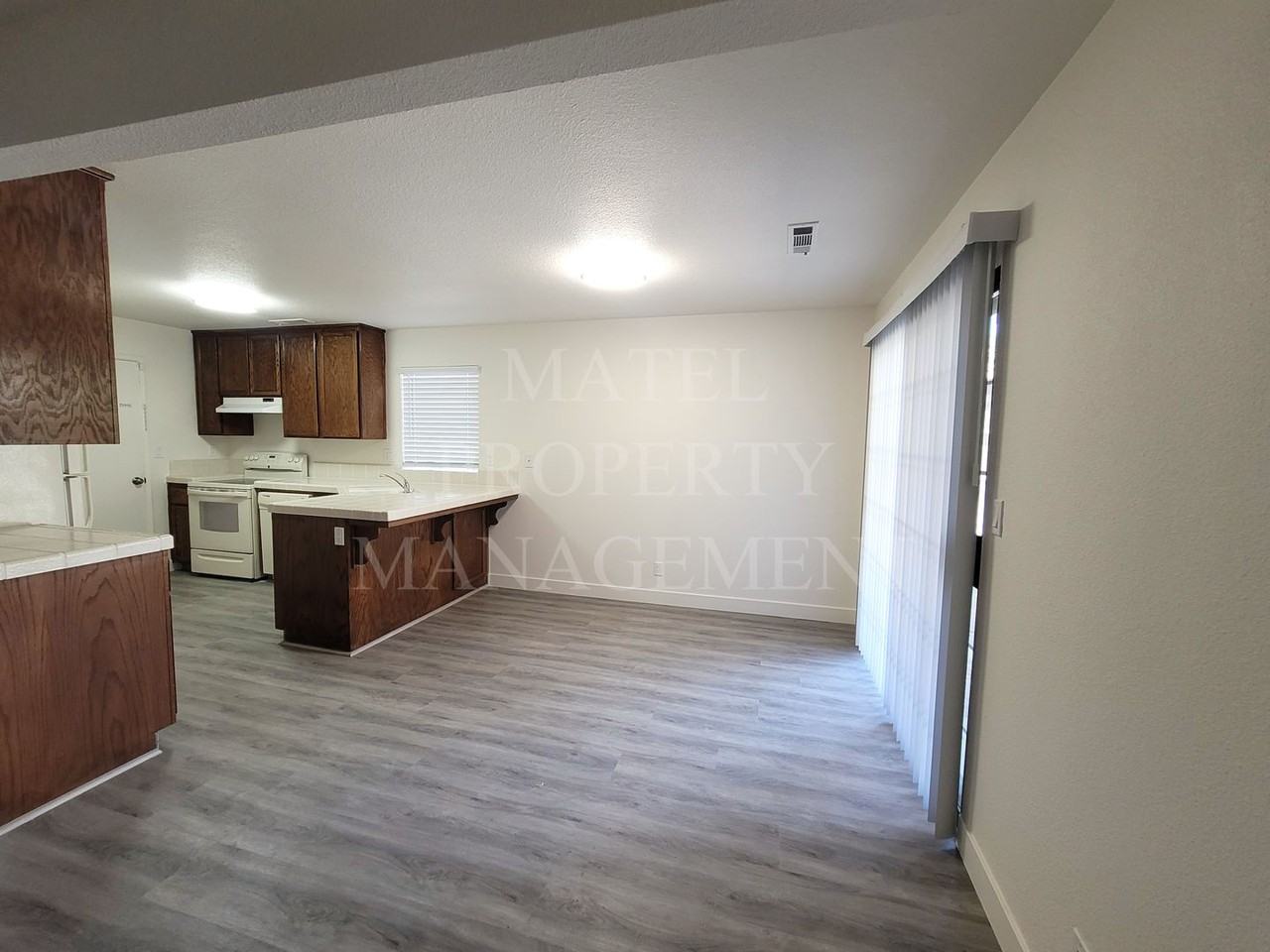 2516 Walnut Grove Way - Photo 3 of 26