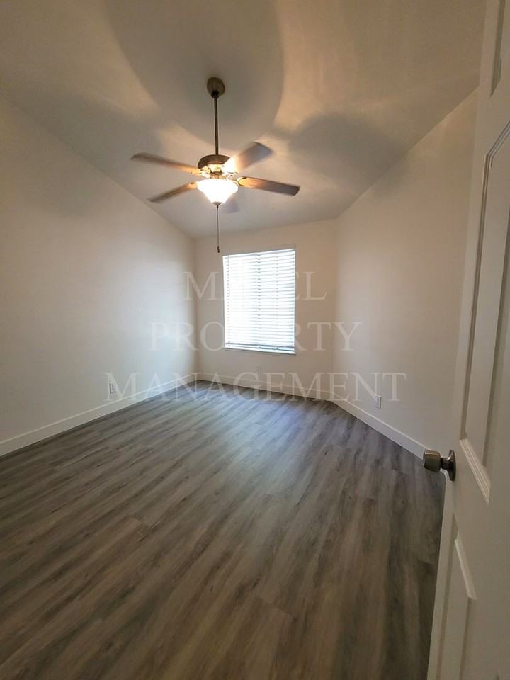2516 Walnut Grove Way - Photo 7 of 26