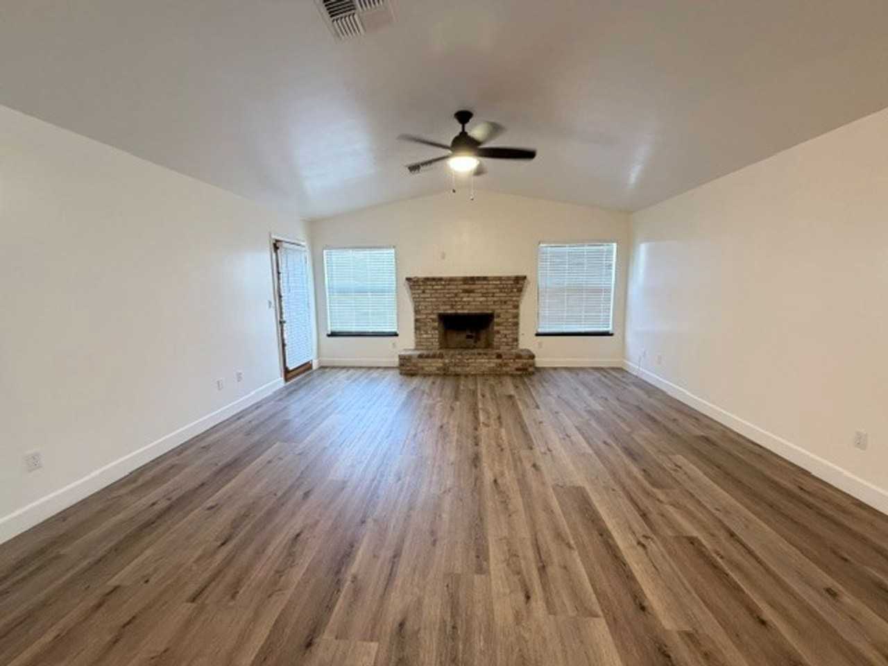 5106 Glacier Canyon Ct - Photo 2 of 17