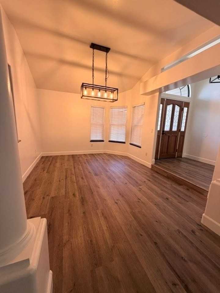 5106 Glacier Canyon Ct - Photo 5 of 17