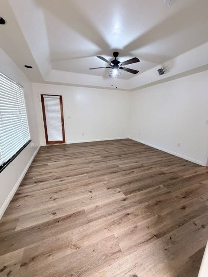 5106 Glacier Canyon Ct - Photo 6 of 17
