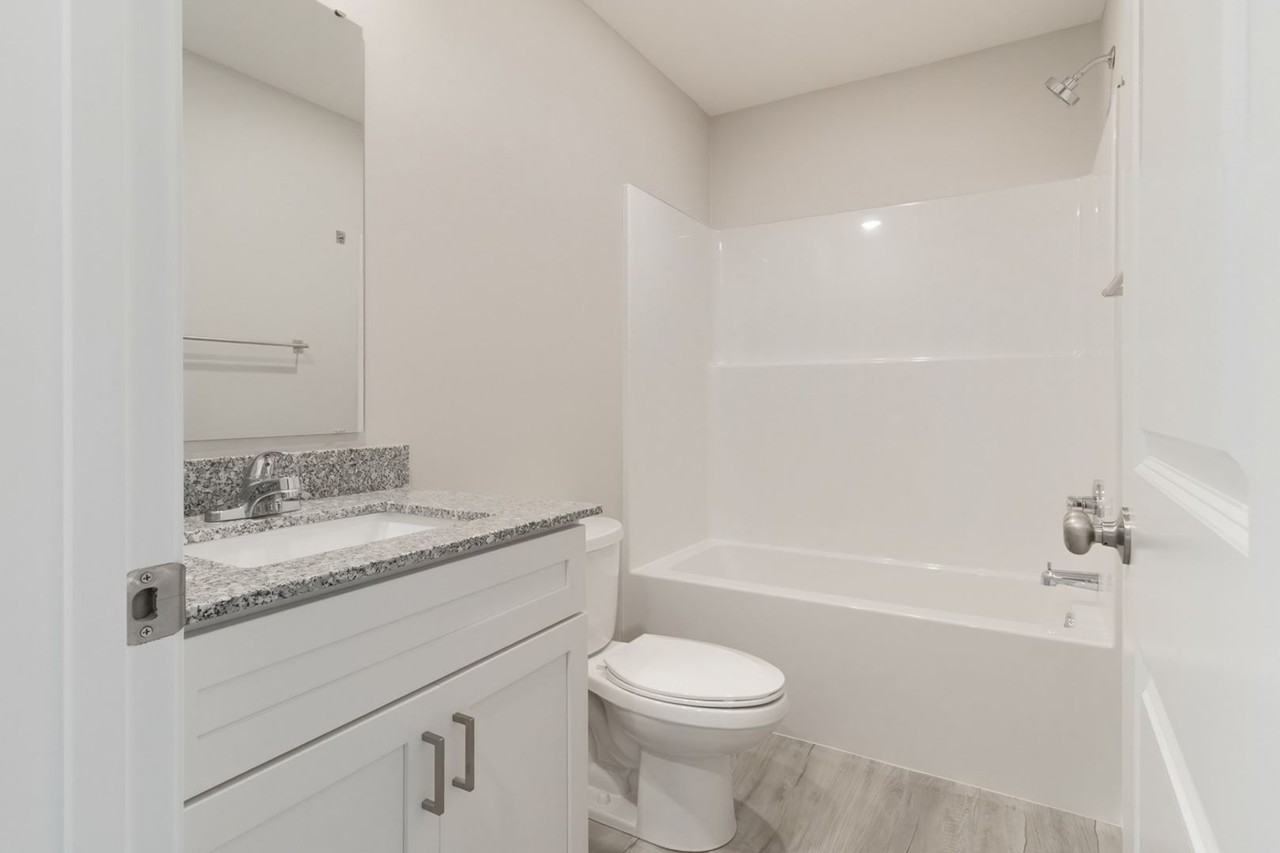 3415 N Nixon Ave - Photo 2 of 16