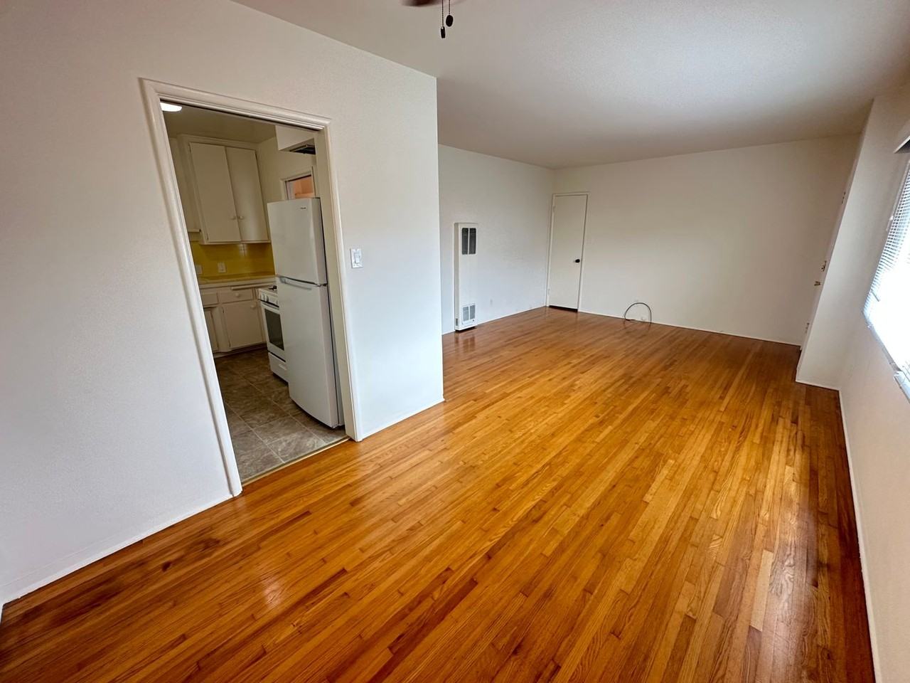 150 Saint Joseph Ave - Photo 4 of 11