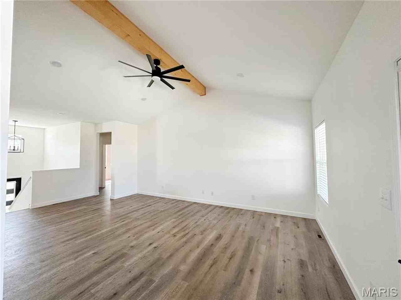 21793 Lomax Dr - Photo 3 of 28